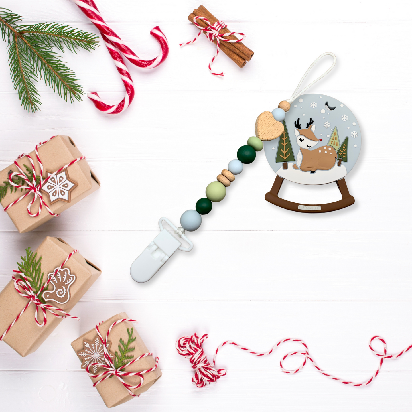 Attache suce cœur boule à neige clip plastique