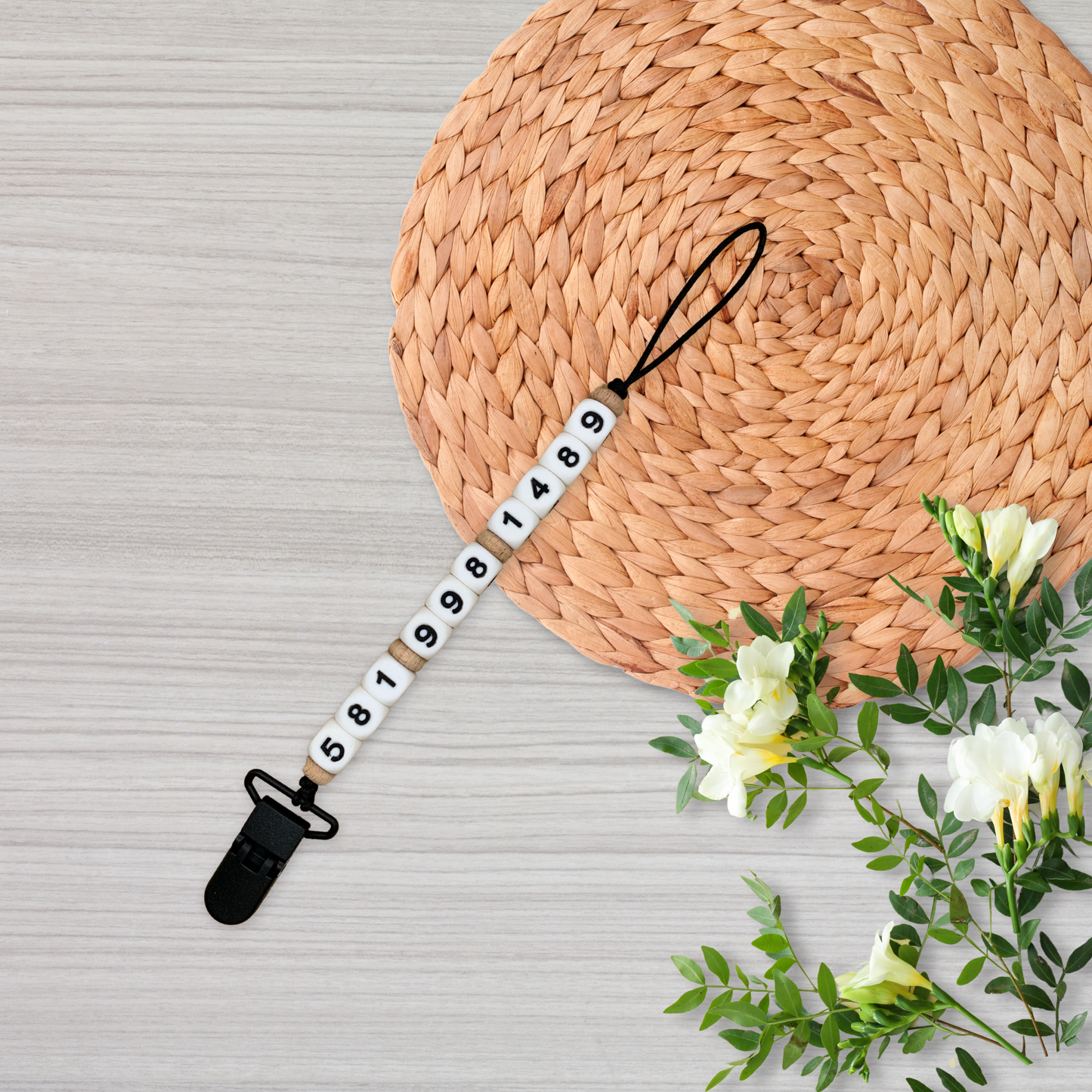 Attache suce silicone à numéro-clip plastique