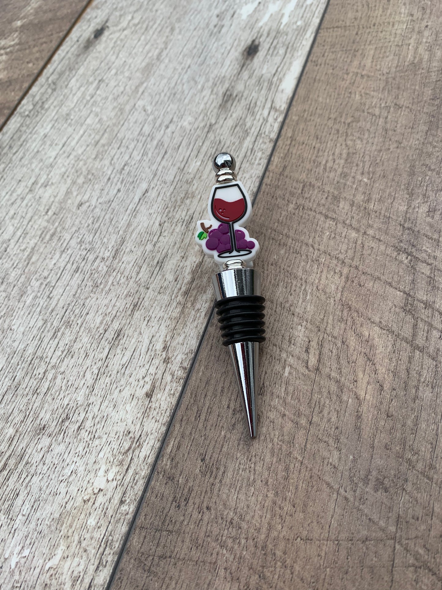 Identifiant à verre de vin avec bouchon